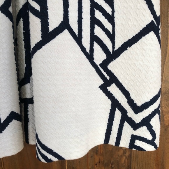 Anthropologie HD in Paris Ardmore Dress in blue and white print. Size: 4 - Picture 6 of 12